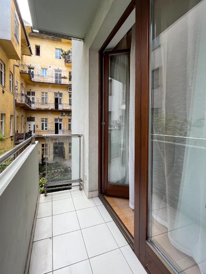 Urban Oasis With Free Parking Apartment Будапеща Екстериор снимка