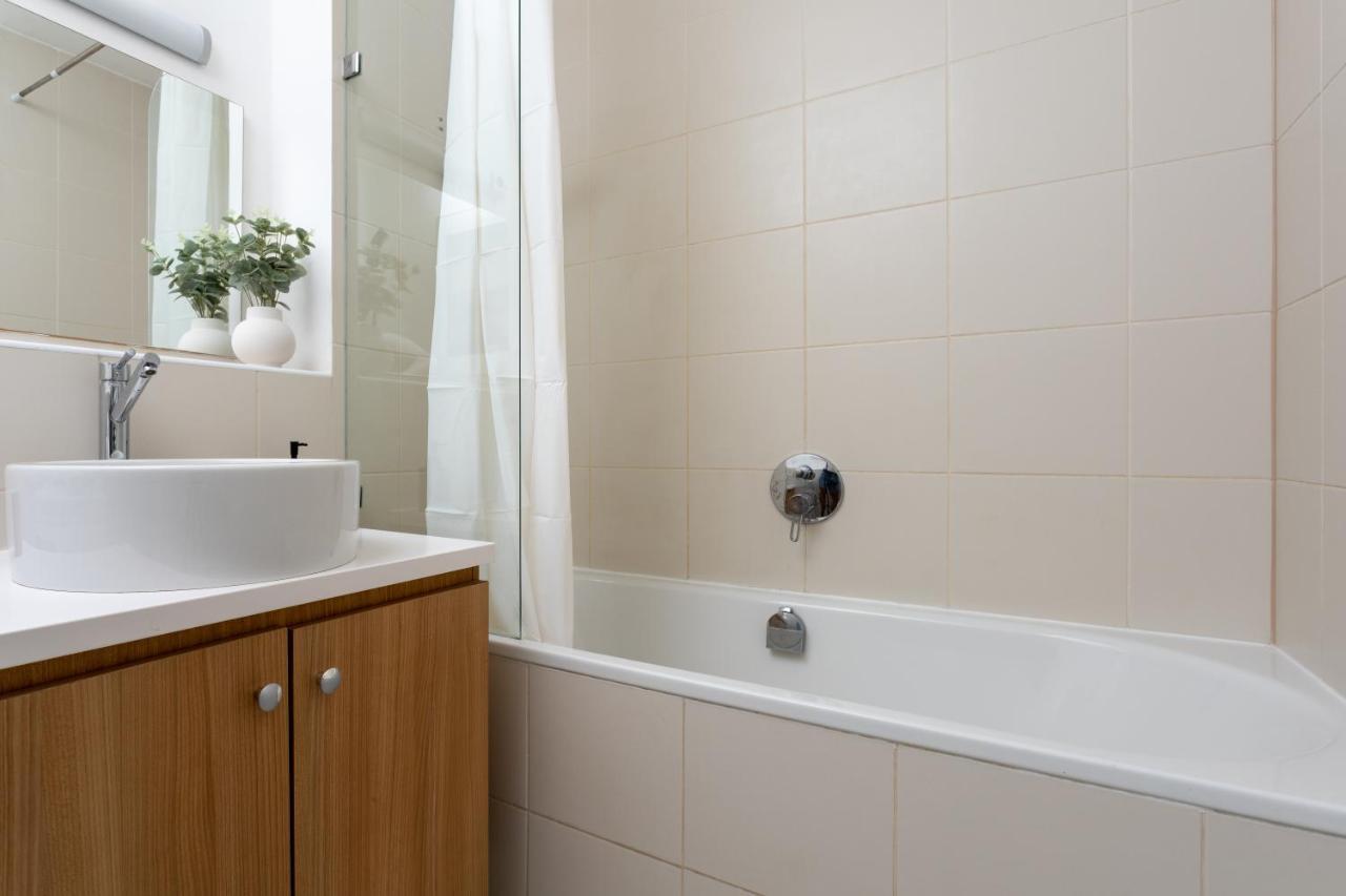 Urban Oasis With Free Parking Apartment Будапеща Екстериор снимка